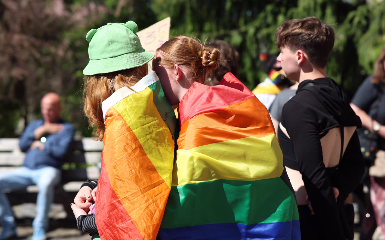 Verschiedene Teilnehmer auf dem  CSD in Limburg an der Lahn 2025